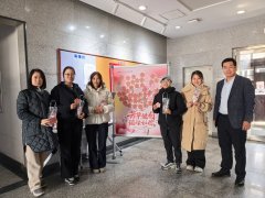 集体教职工为学院的成长贡献力量